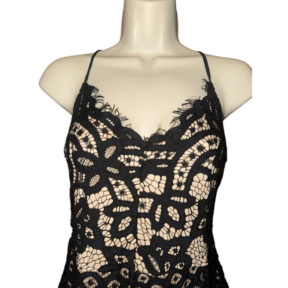 Express black lace halter lace up romper size 8 - Picture 3 of 7